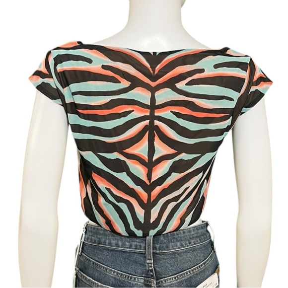 AFRM Teal Zebra Placement Nylah Two Button Cap Sleeve Crop Top, M - Picture 7 of 9